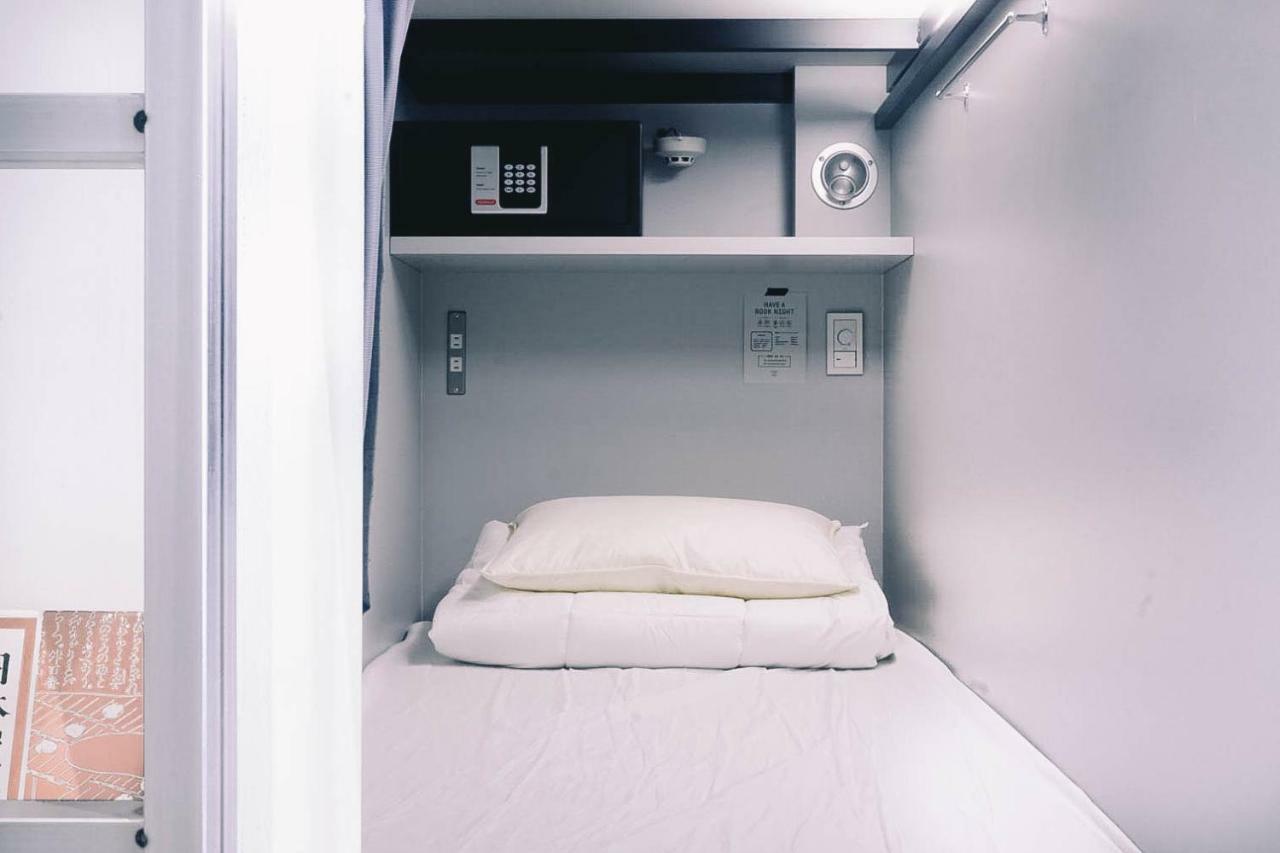 Book And Bed Tokyo Shinsaibashi Hostel Osaka Ngoại thất bức ảnh